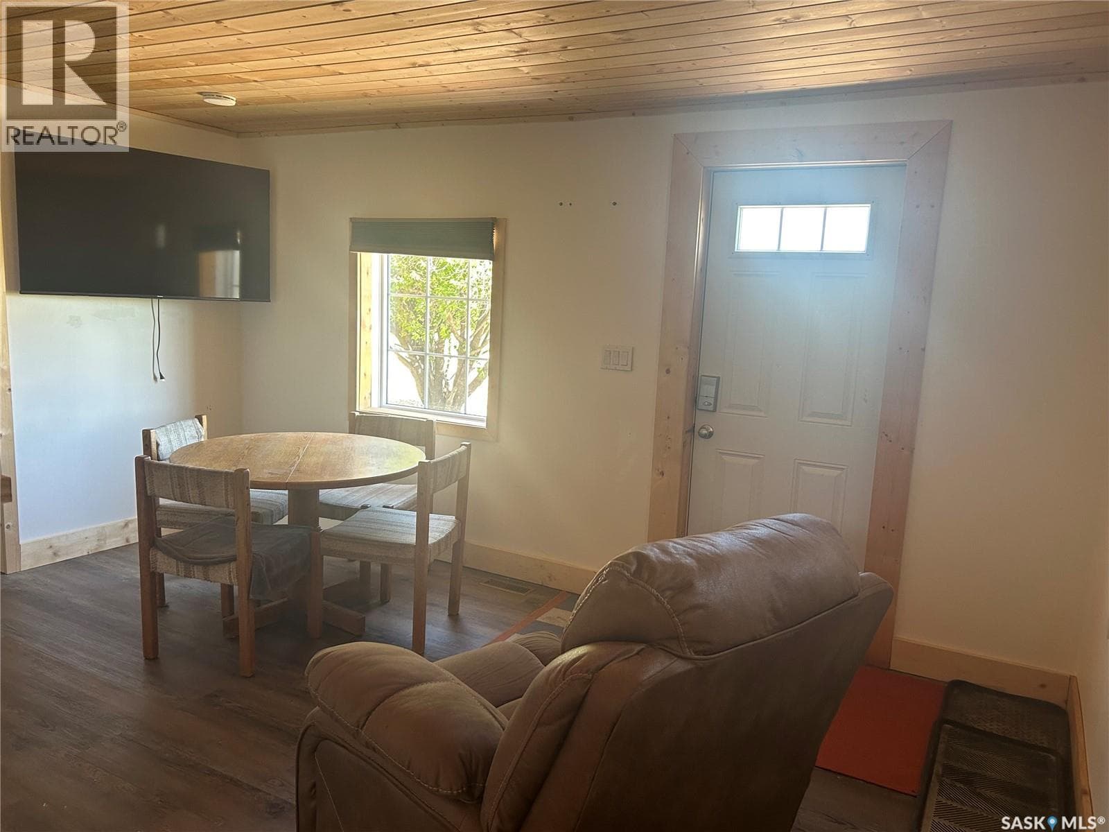 706 NORFOLK AVENUE — photo 3