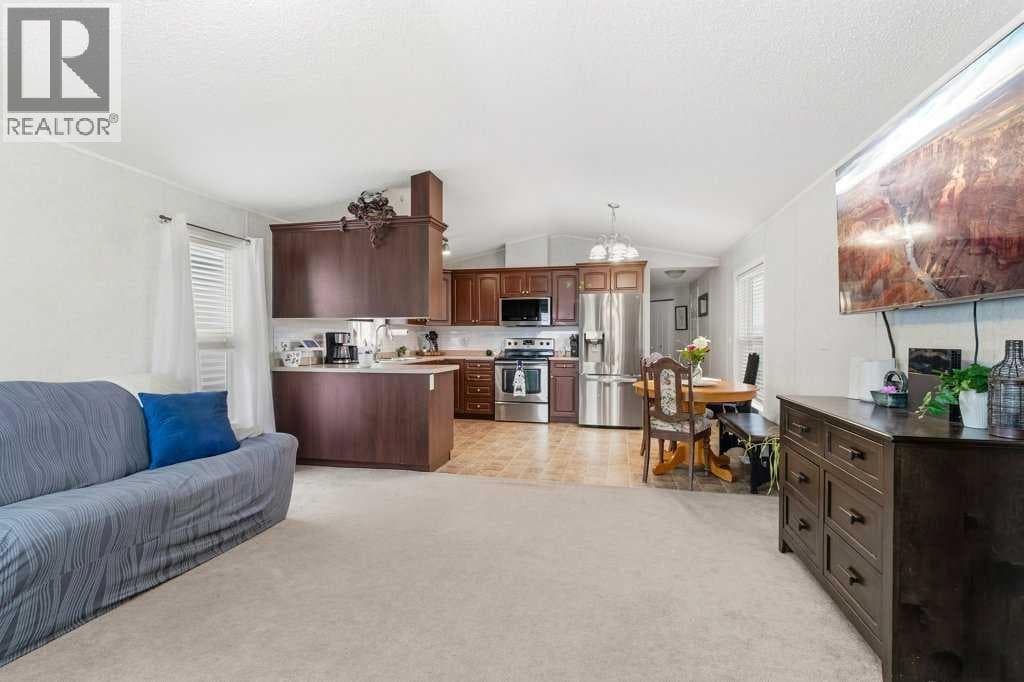 6 Baywood Place — photo 3