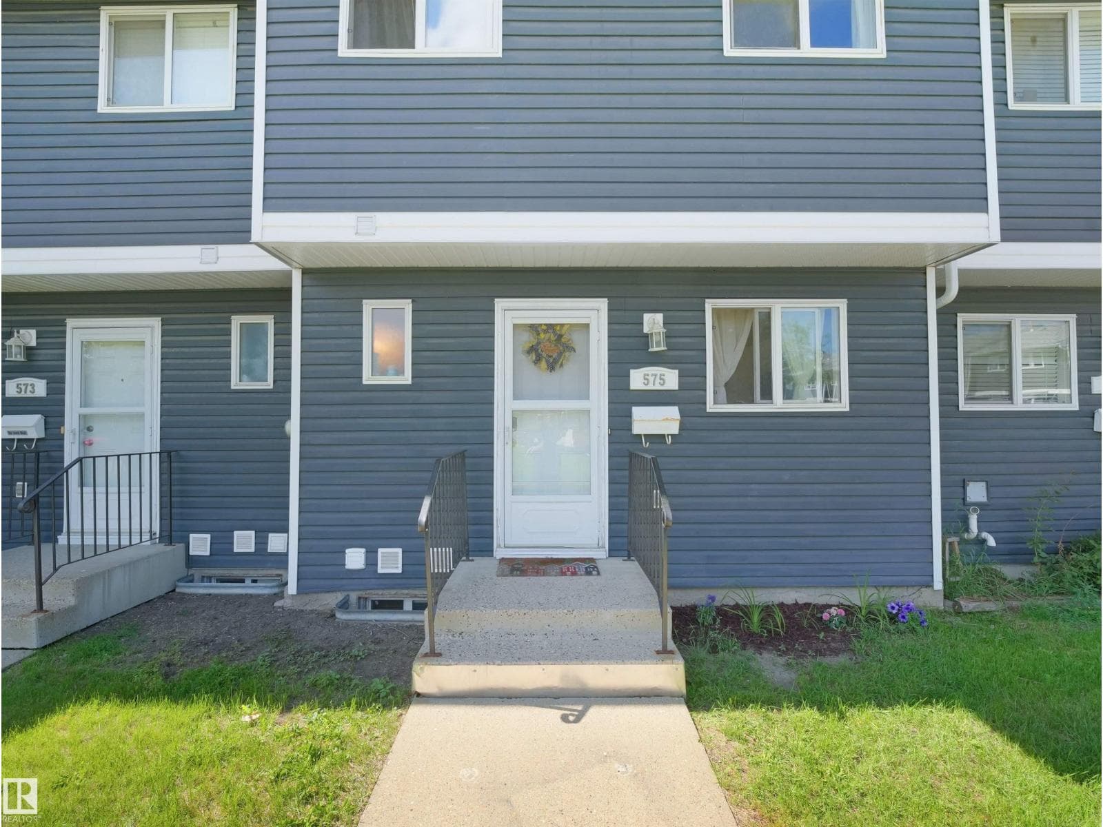 575 DUNLUCE RD NW