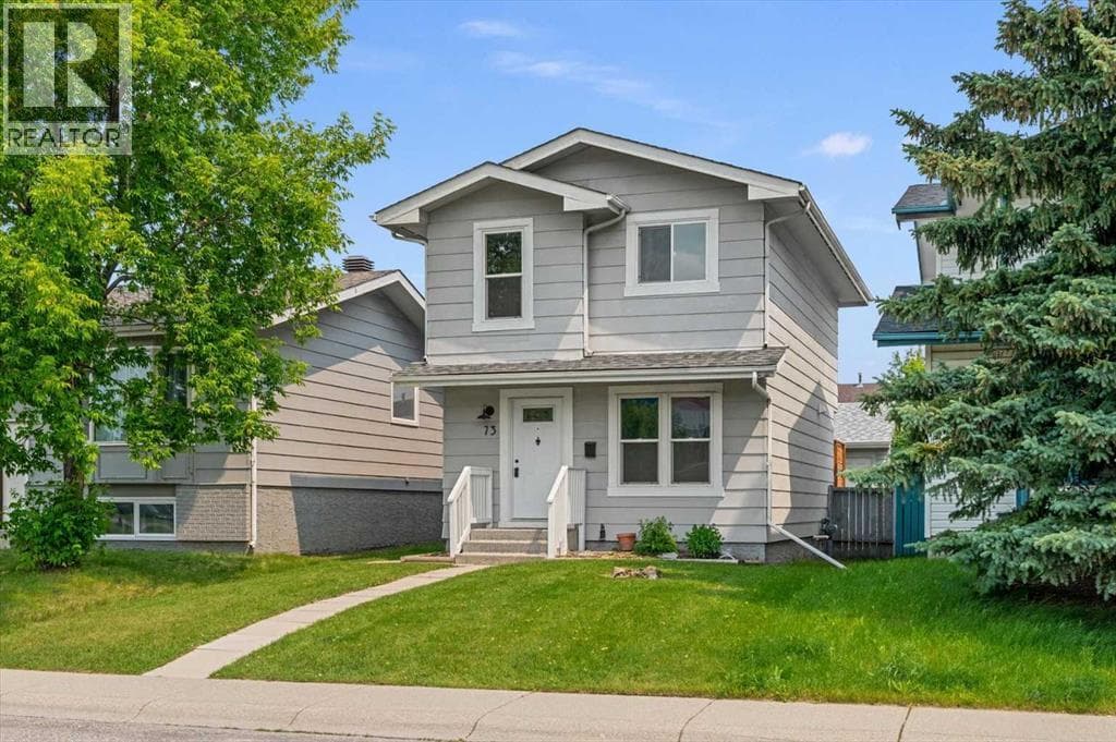 73 Sunvale Crescent SE — photo 2