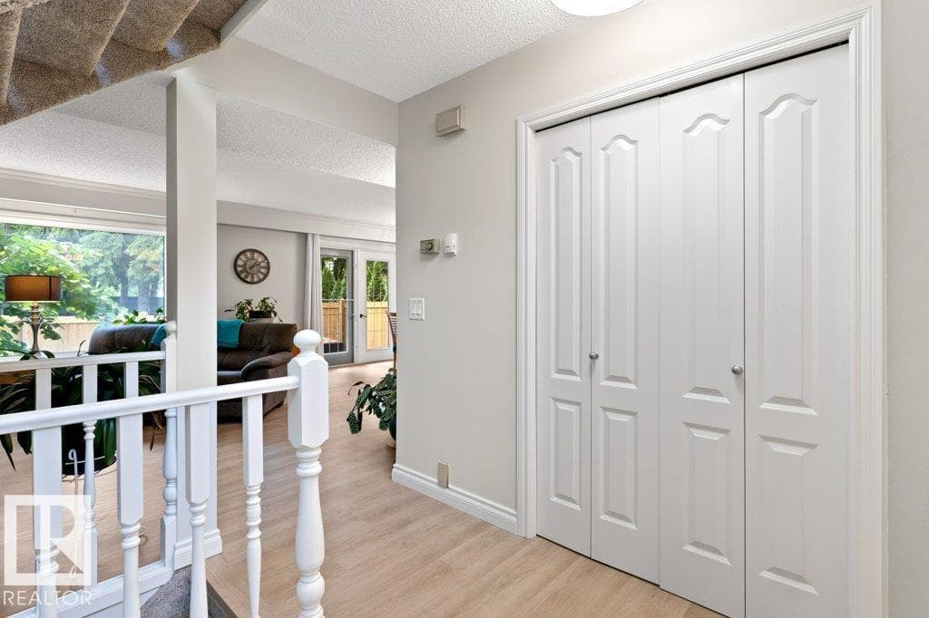 119 GRANDIN WOODS ES — photo 4