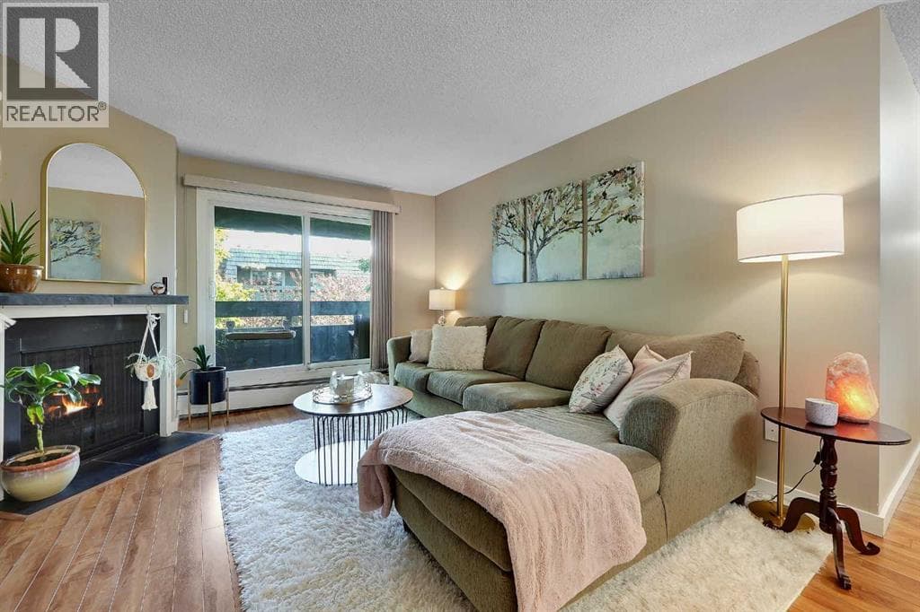 4301, 315 Southampton Drive SW — photo 2