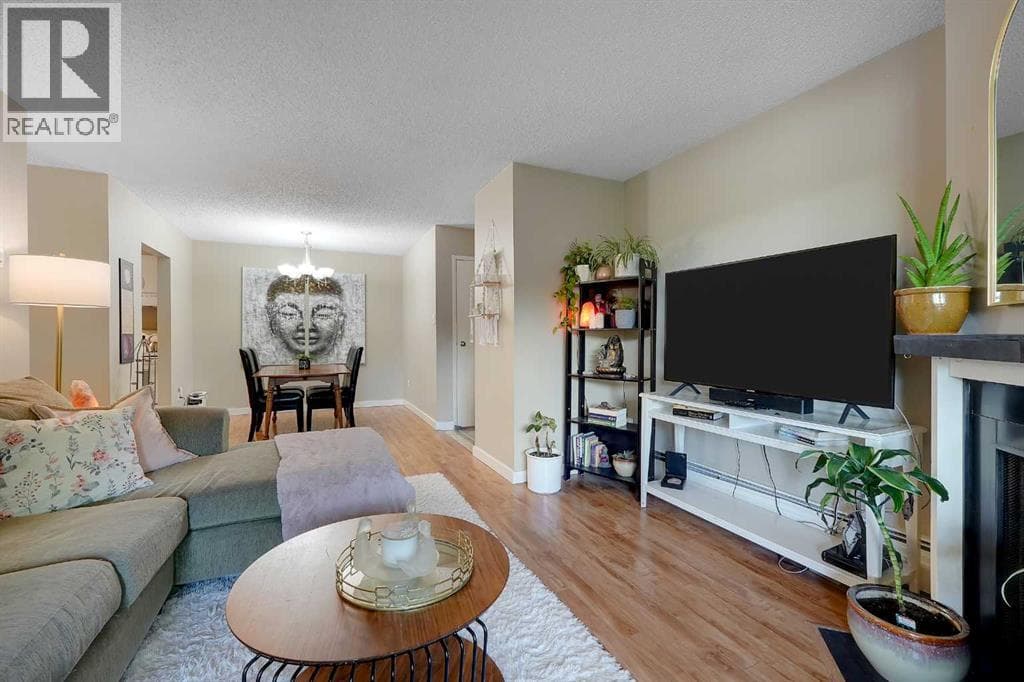 4301, 315 Southampton Drive SW — photo 3