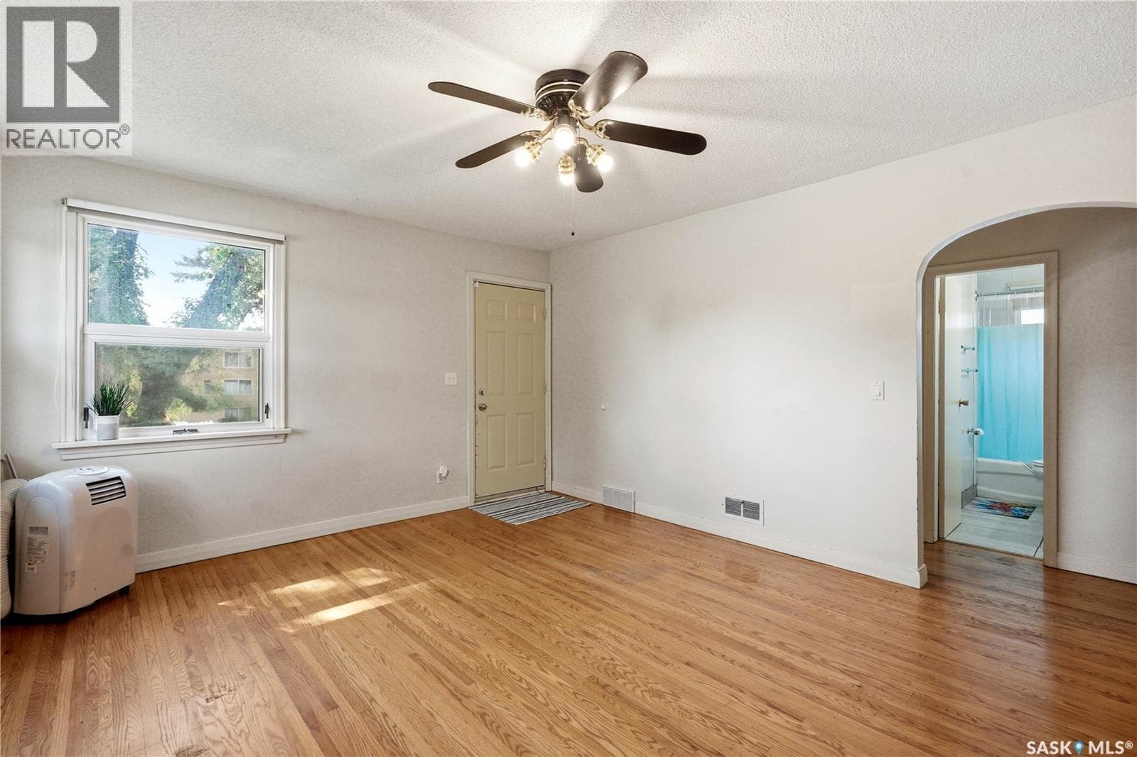 806 L AVENUE N — photo 3
