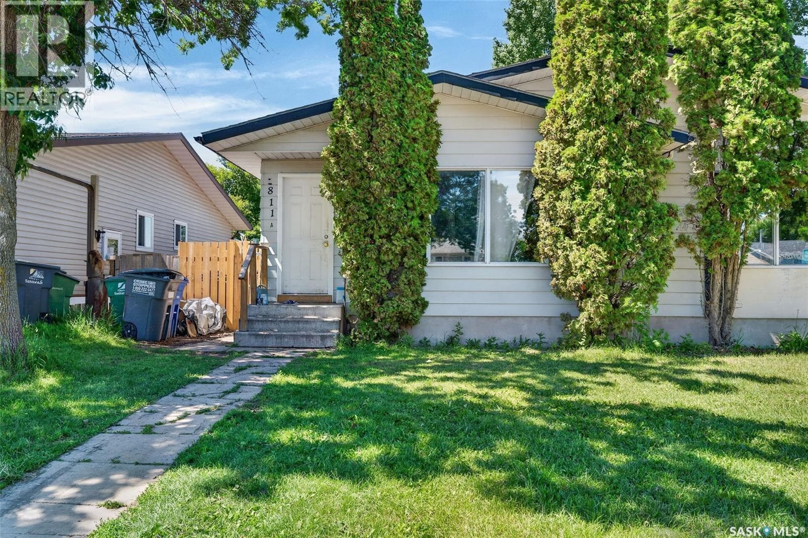 A/B 811 Steeves AVENUE