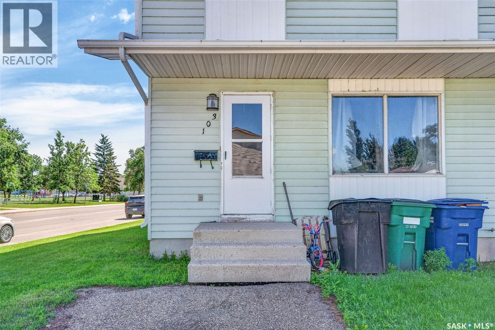 103-105 Davies ROAD — photo 3