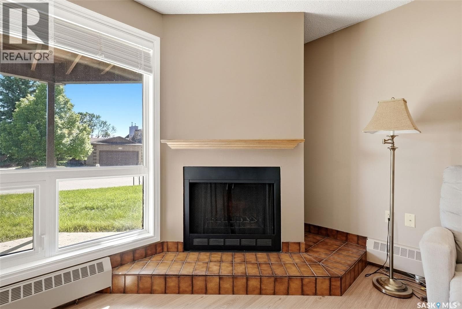 102 2921 Harding STREET — photo 3