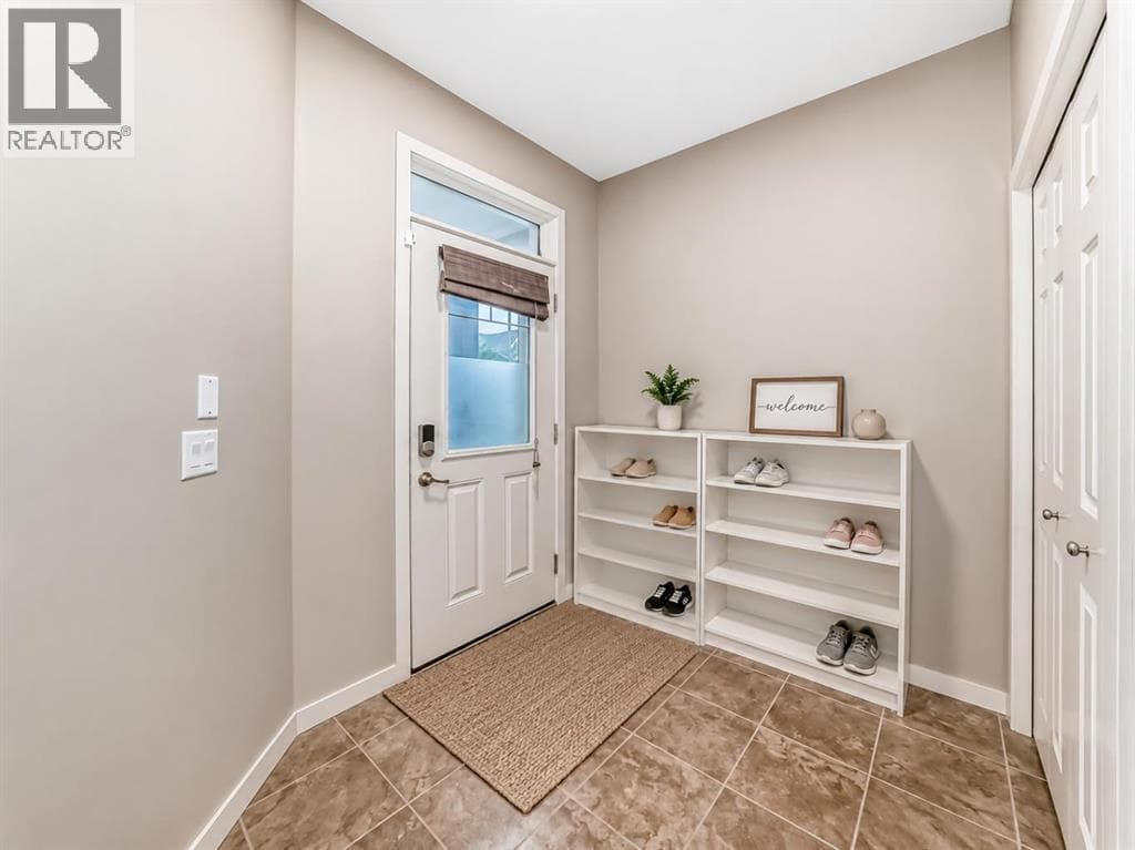 109 New Brighton Park SE — photo 2