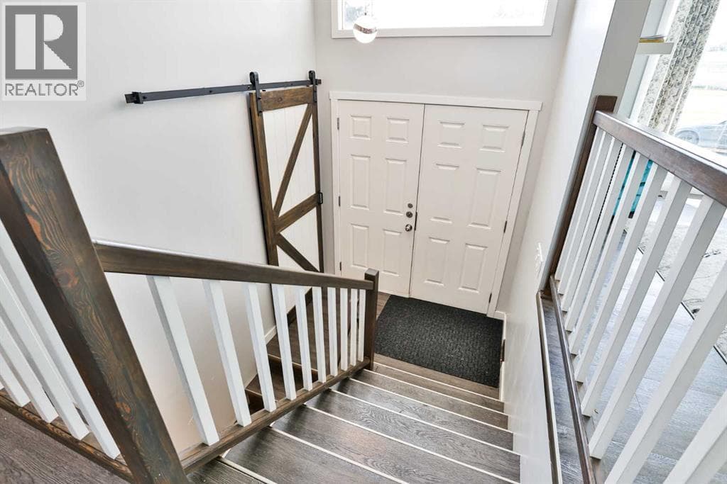 1019 Glacier Drive S — photo 3