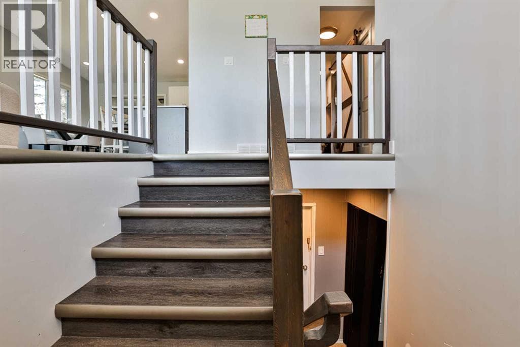 1019 Glacier Drive S — photo 4
