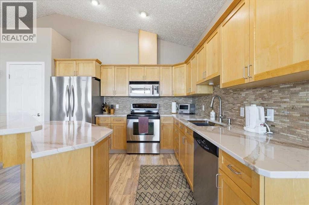 72 Beach Avenue — photo 4