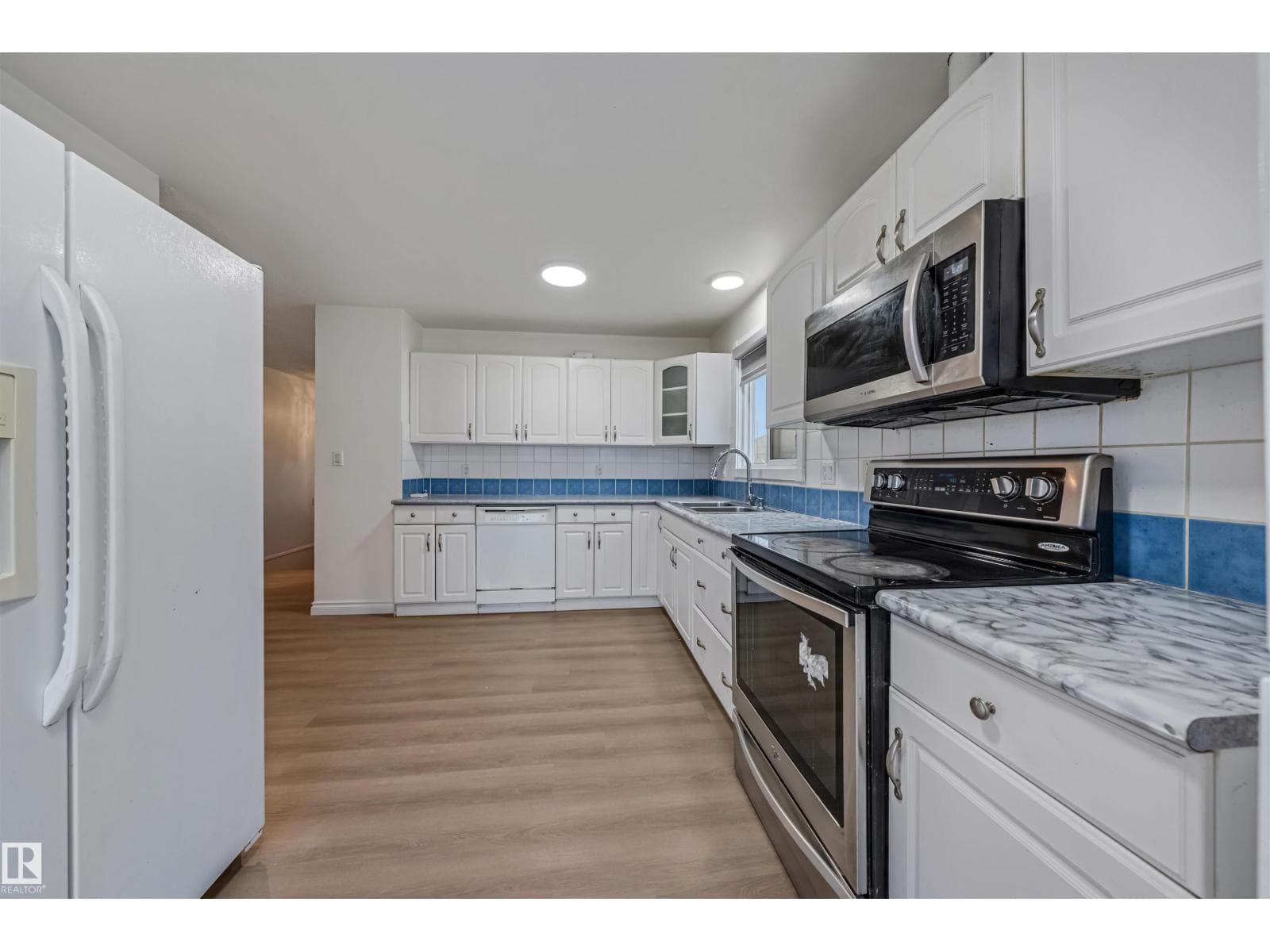 2831 36 ST NW — photo 5