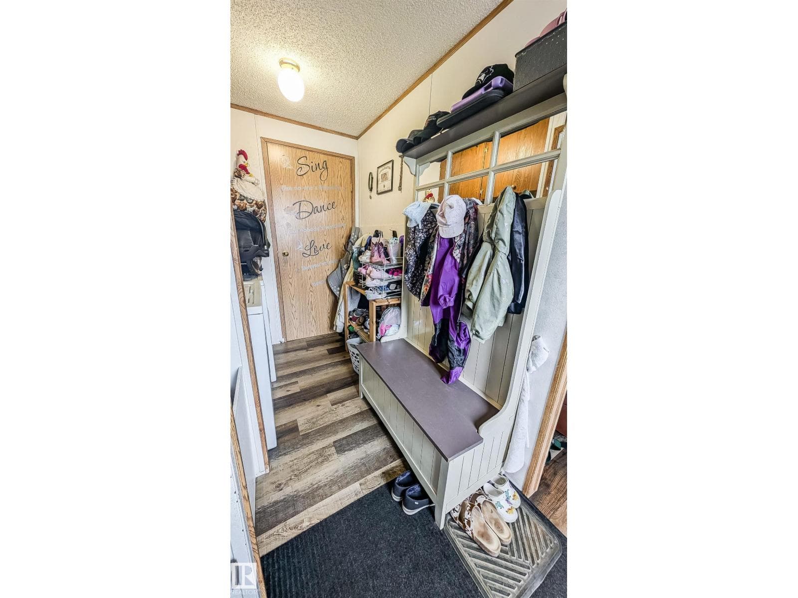 4801 50 ST — photo 3