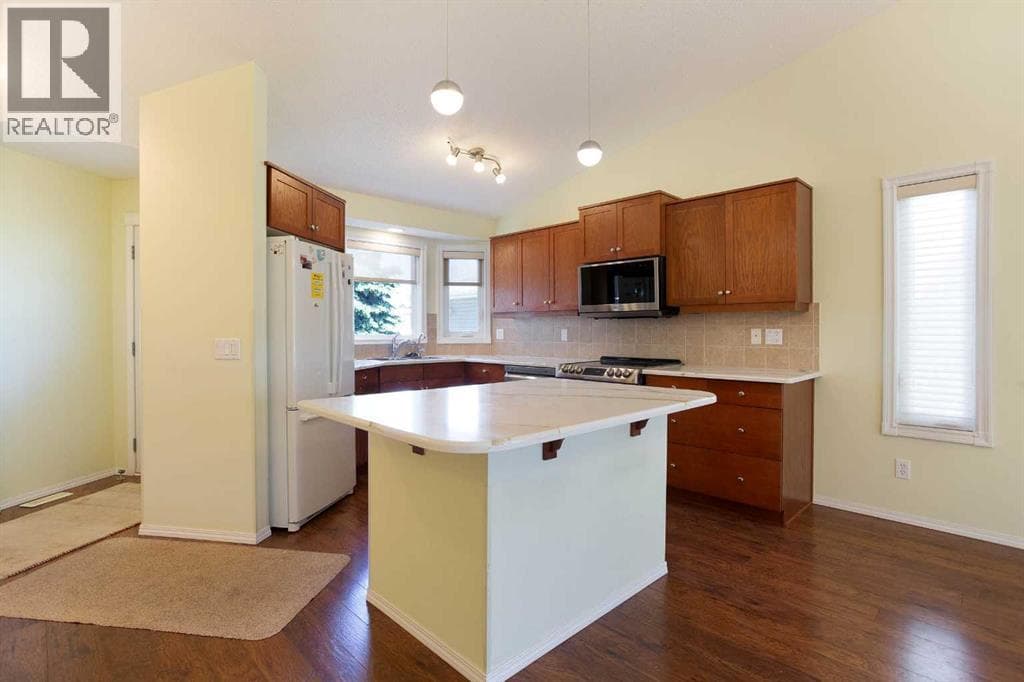 612 Riverside Boulevard NW — photo 4