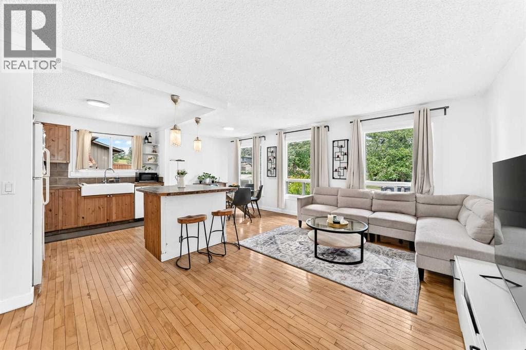 11 Bedford Drive NE — photo 4