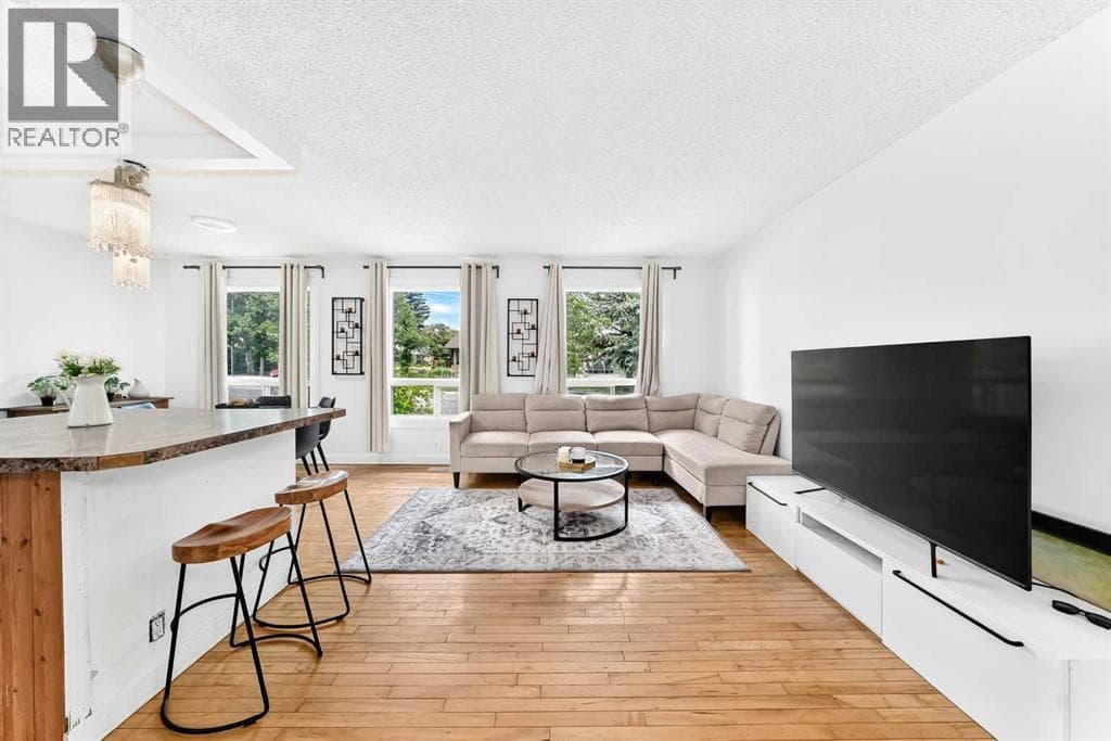 11 Bedford Drive NE — photo 3