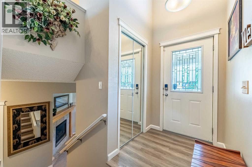 71 Copperfield Rise SE — photo 2