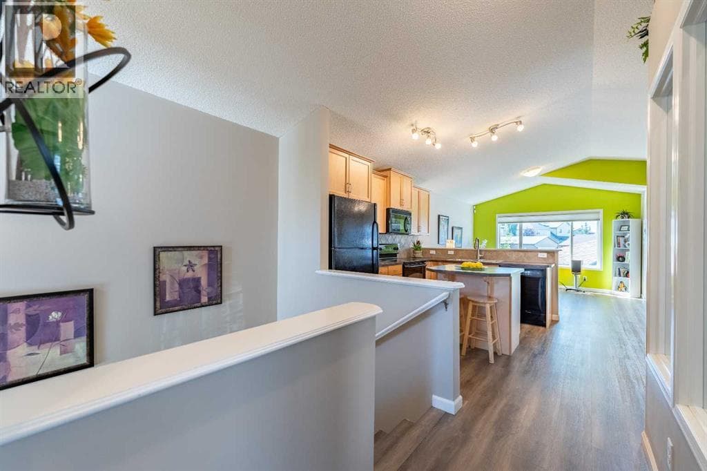 71 Copperfield Rise SE — photo 3