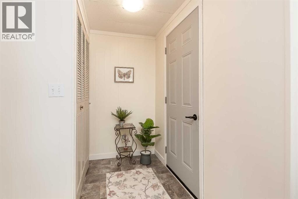 101 6 Avenue NE — photo 2