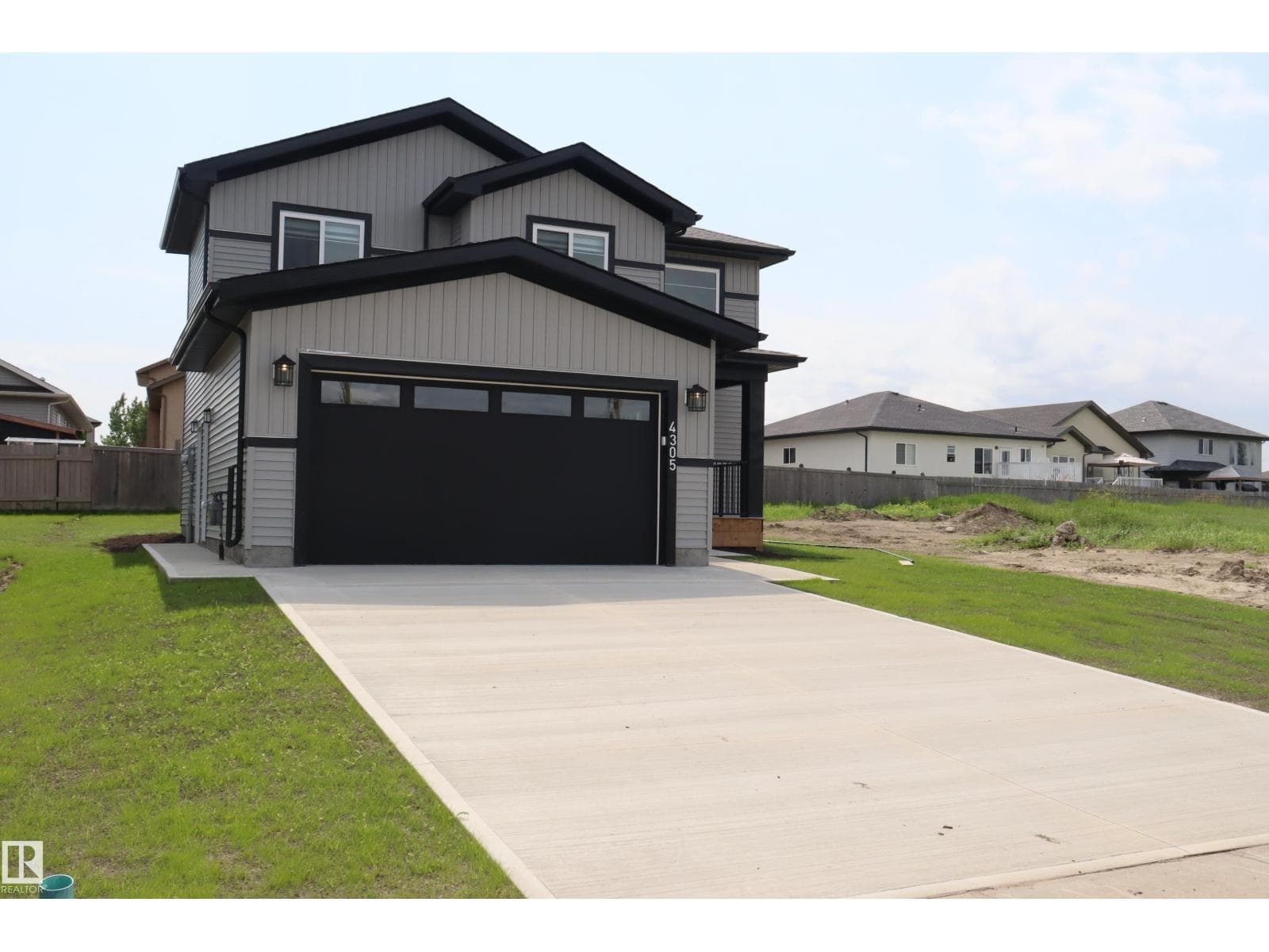 4305 Cedar Drive — photo 2