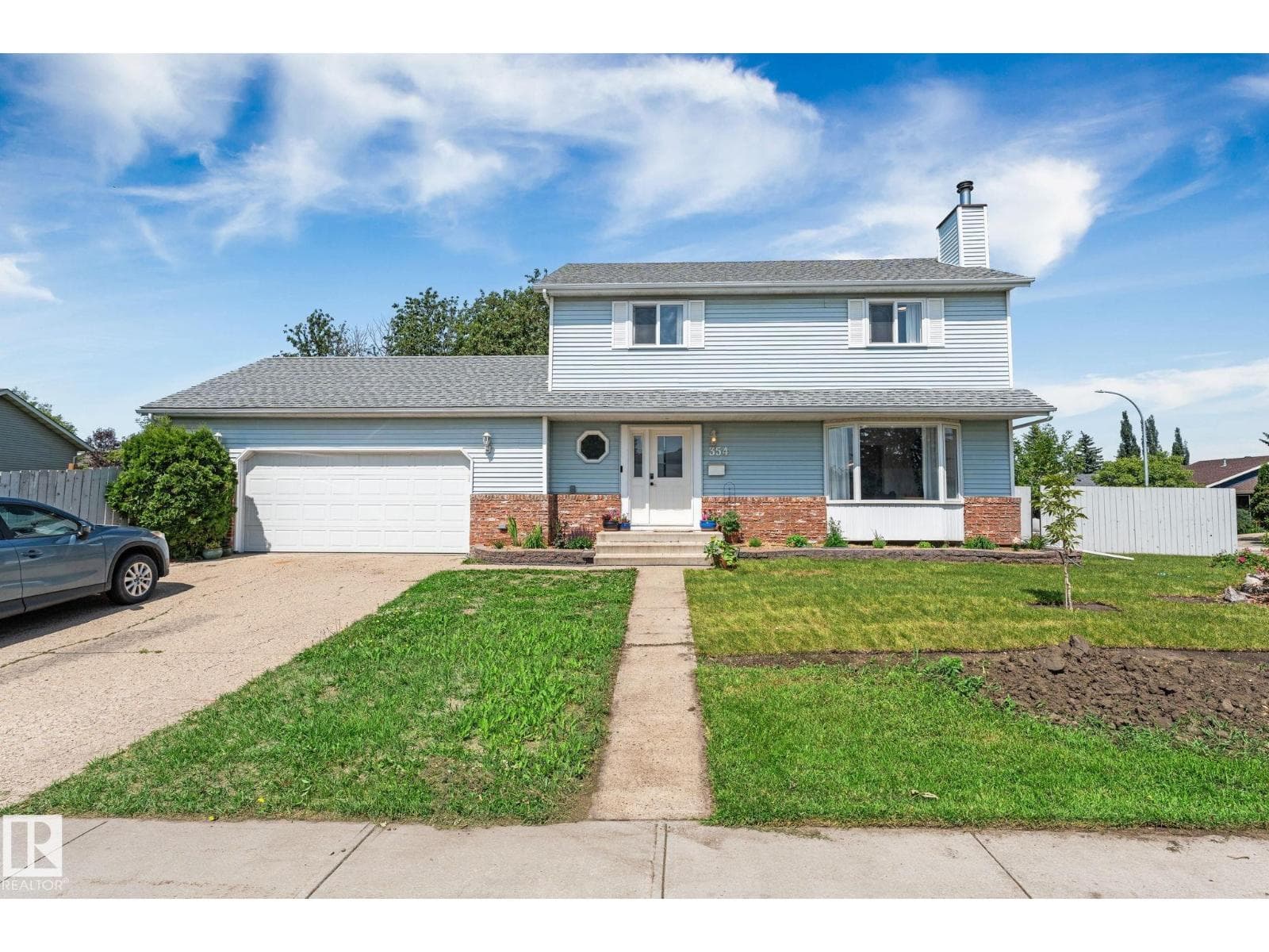 354 VILLAGE DR — photo 2