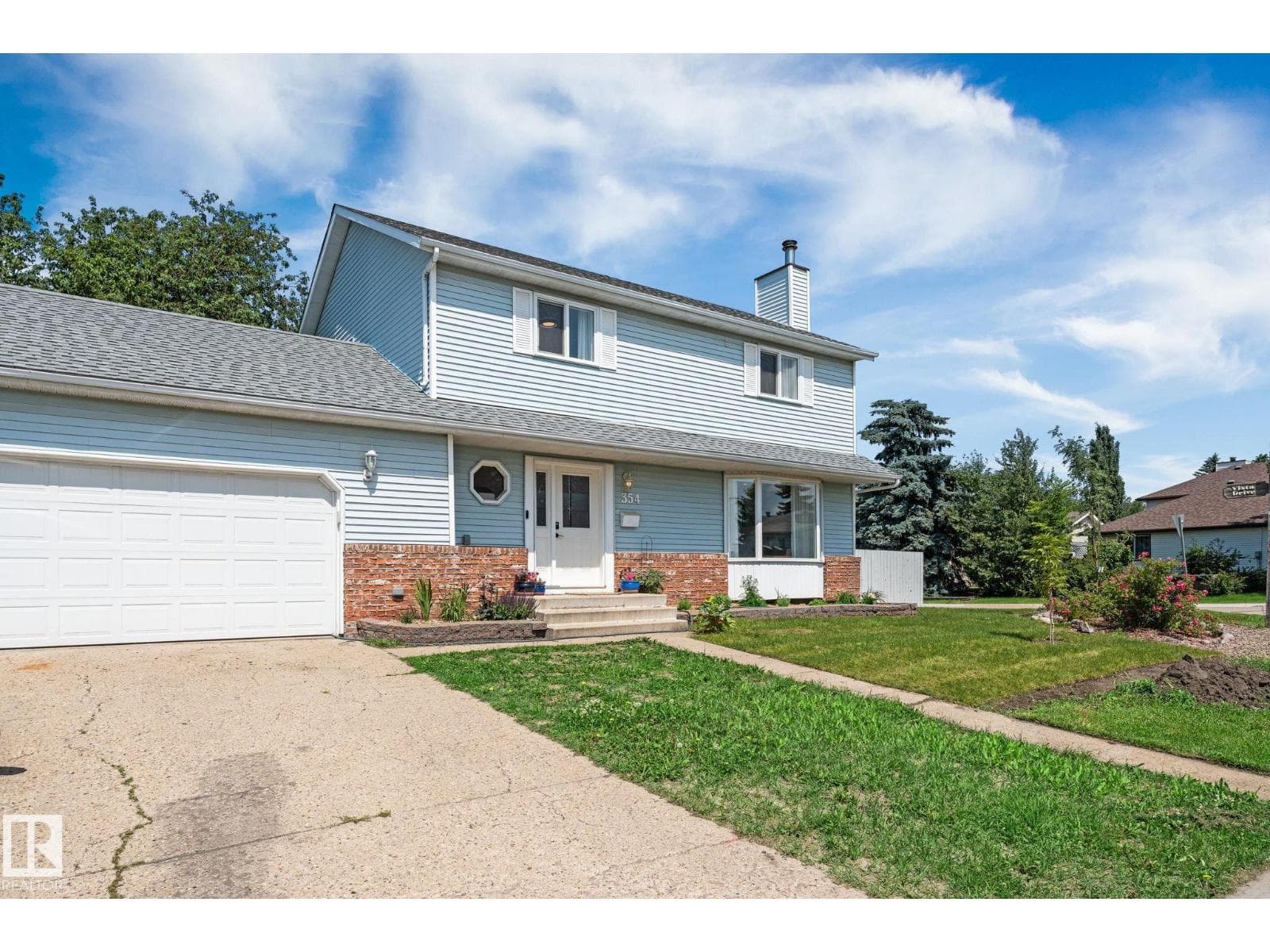 354 VILLAGE DR — photo 3