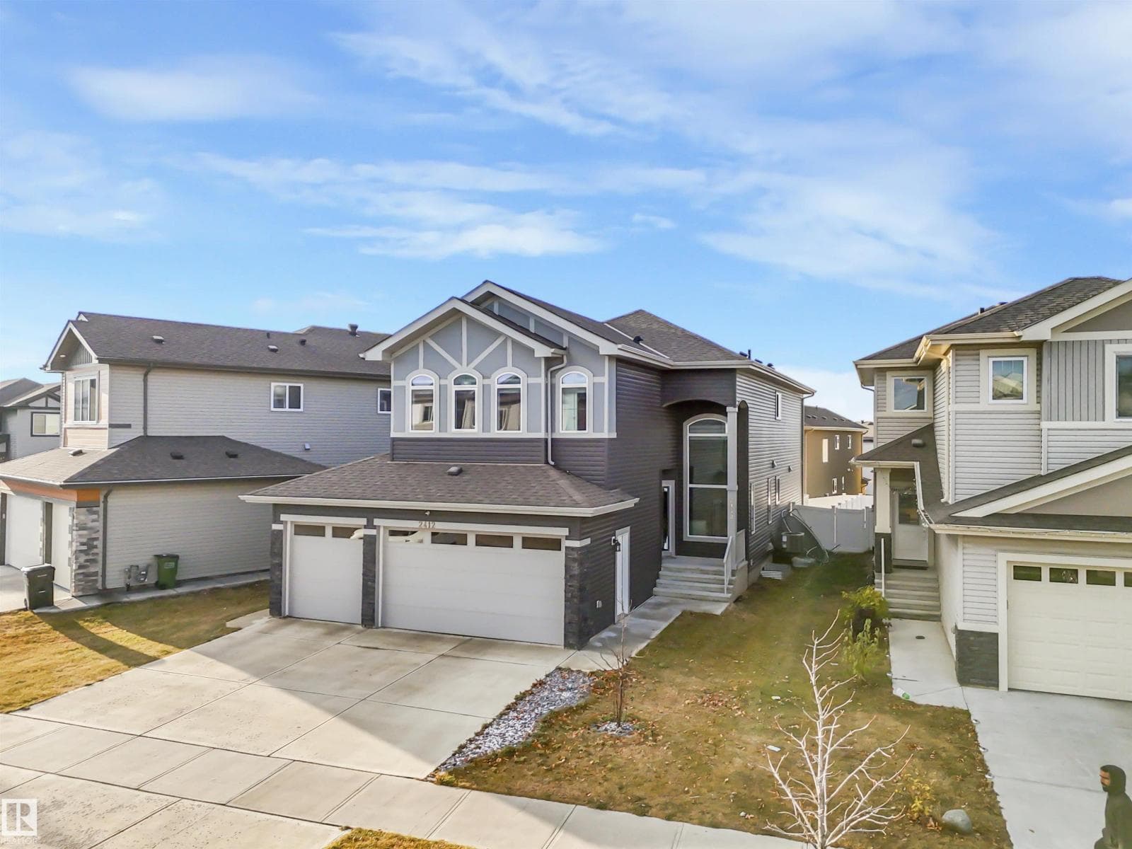 2412 14 AV NW — photo 3