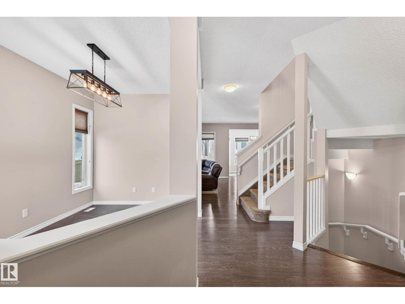 3233 21A AV NW — photo 5