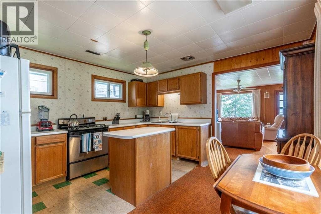 59 Beach Avenue — photo 3
