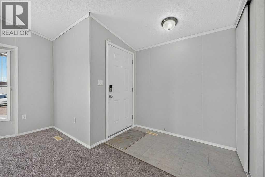 206 2 Avenue SE — photo 3