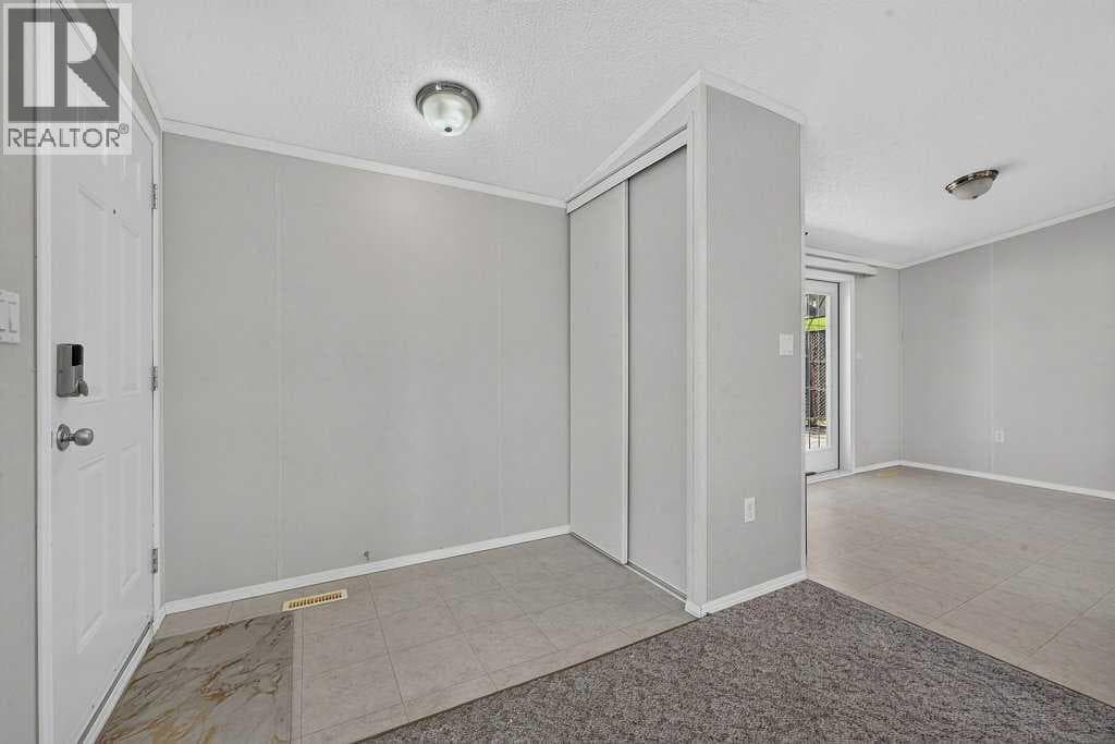 206 2 Avenue SE — photo 4