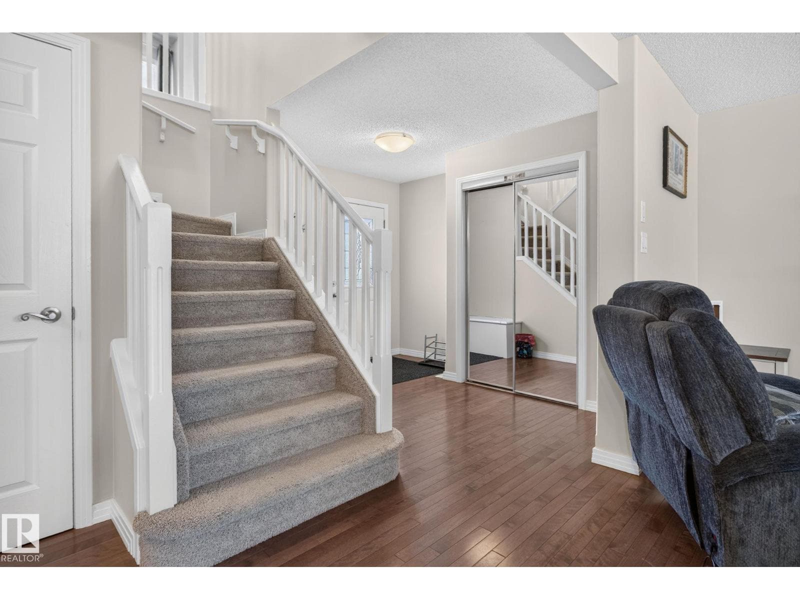7858 170A AV NW — photo 5