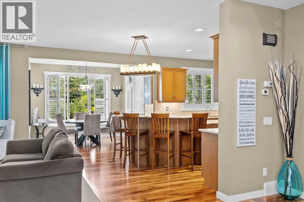 113 Tusslewood Bay NW — photo 3