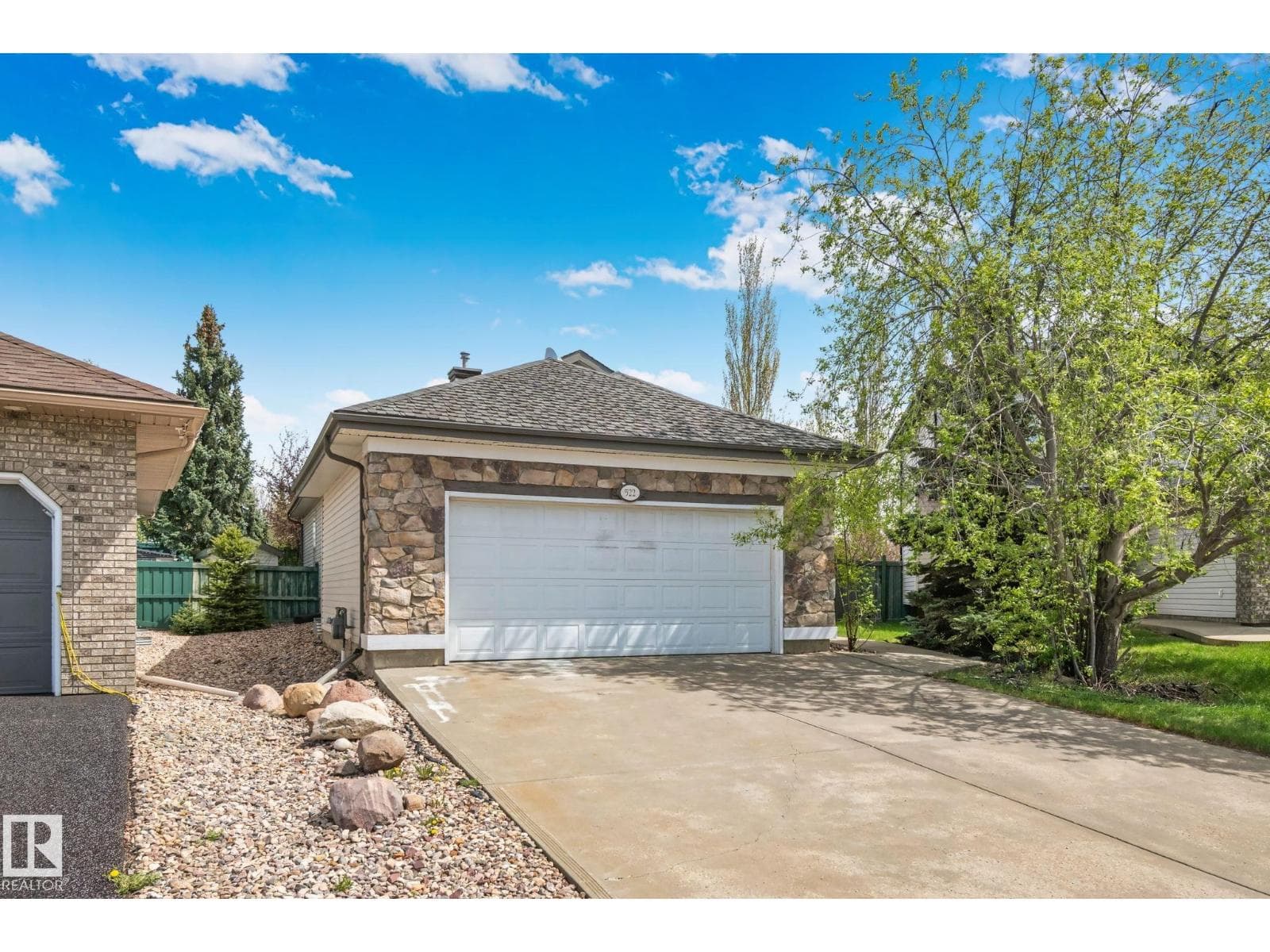 522 HUNTERS WY NW