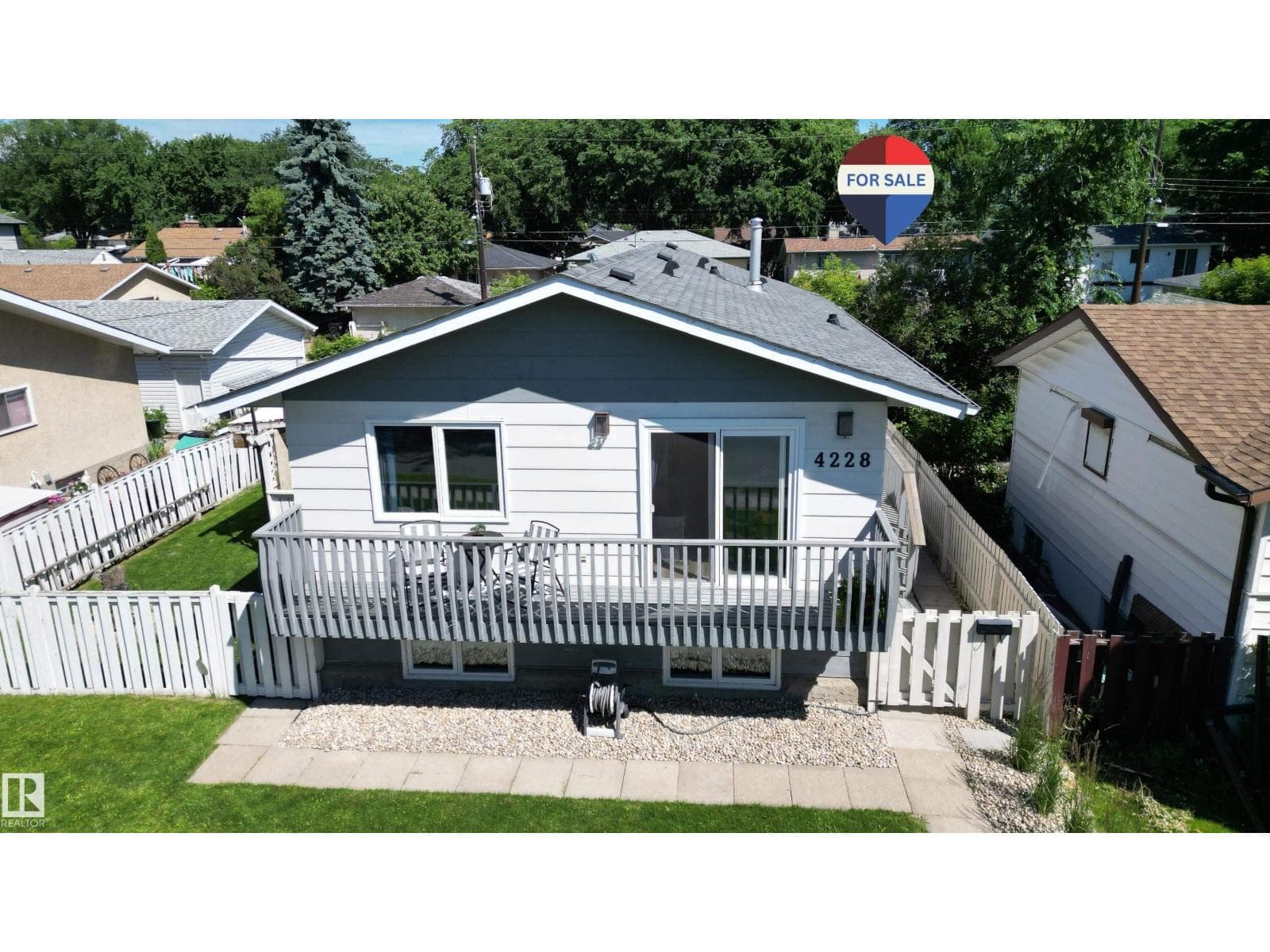 4228 114 AV NW — photo 3