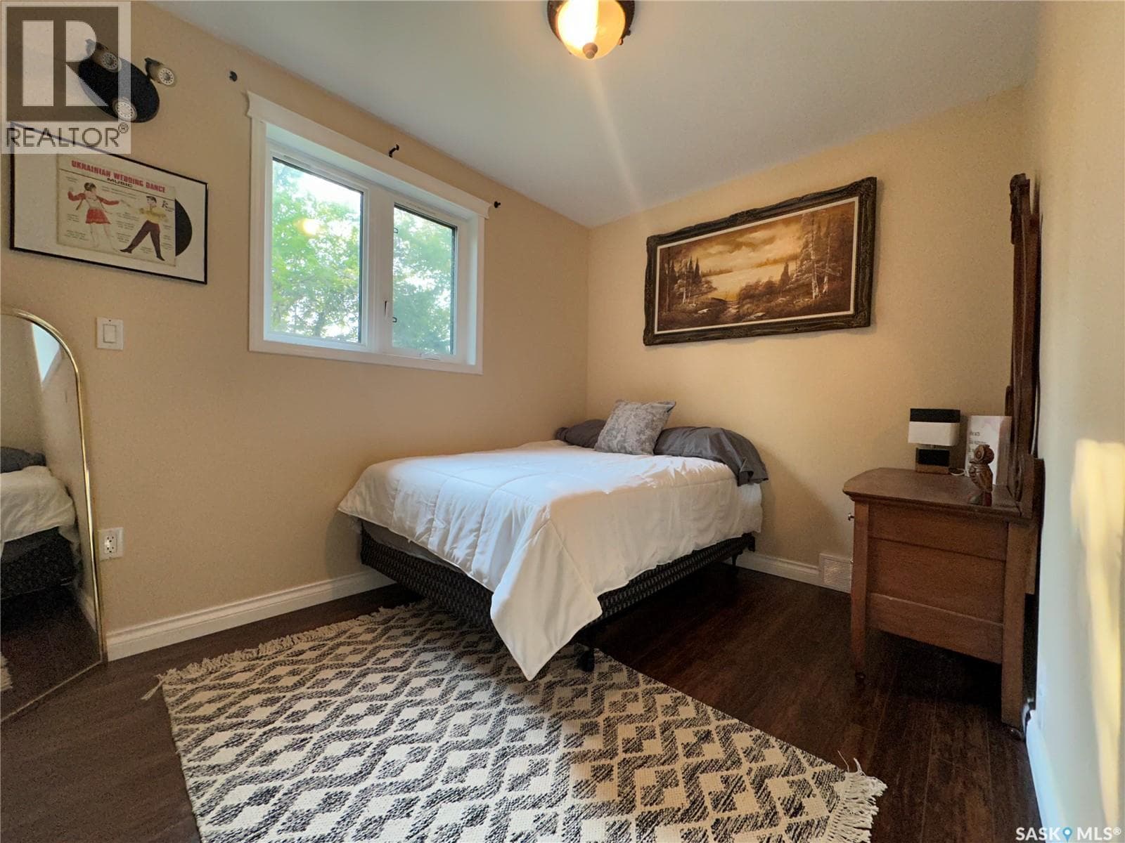 212 Sully AVENUE — photo 4