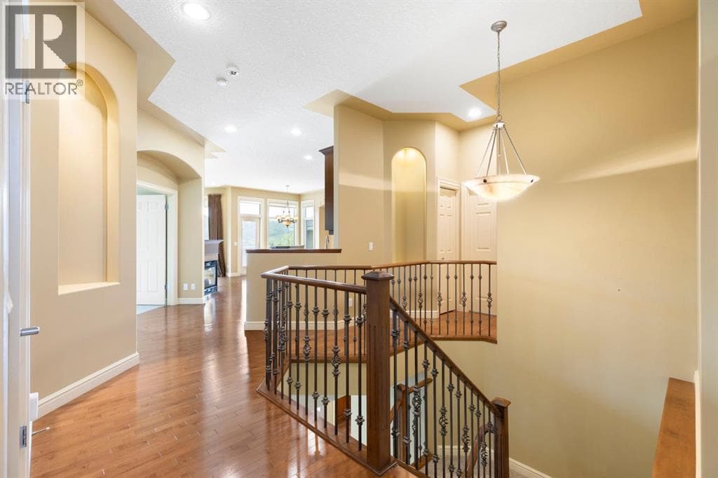 131 Gleneagles Terrace — photo 2
