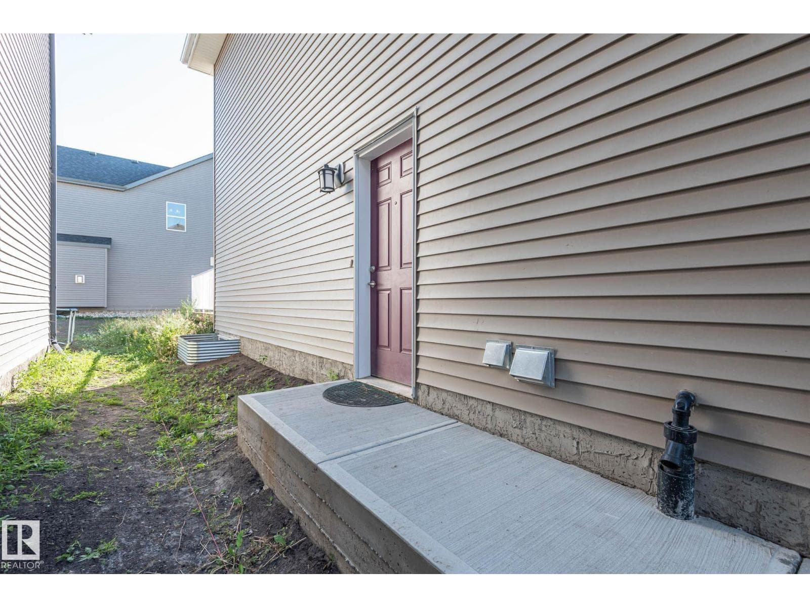 2635 DONAGHEY CR SW — photo 2