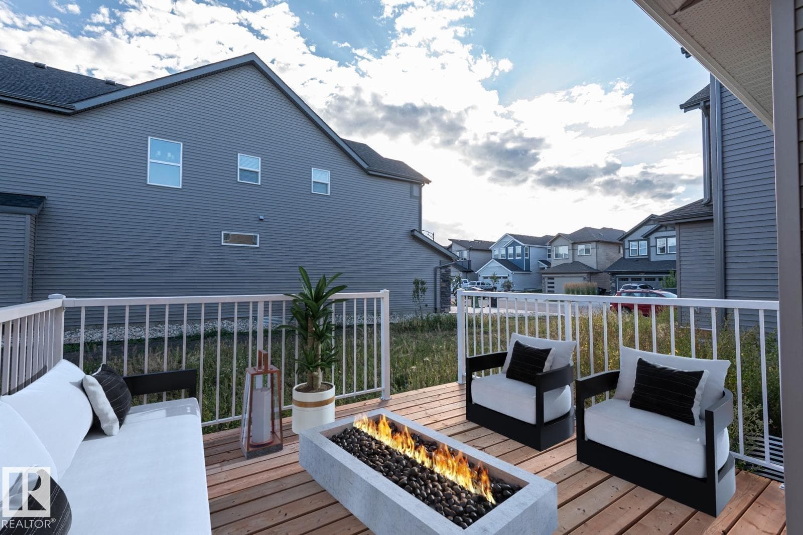 2635 DONAGHEY CR SW — photo 3