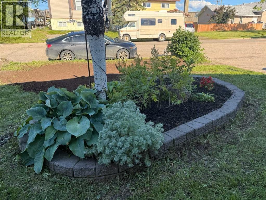 4816 51 Street — photo 3