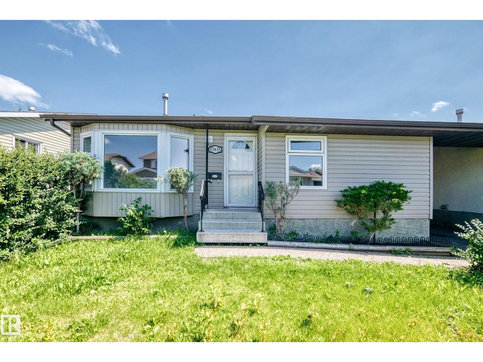 13835 114 ST NW