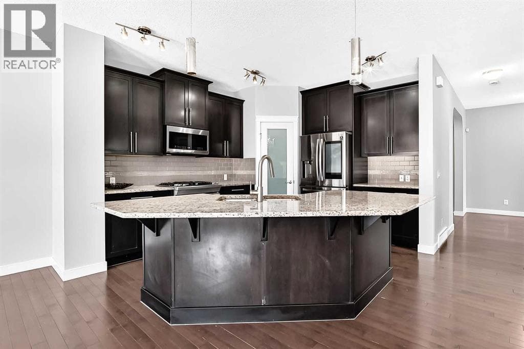 325 Evanspark Gardens NW — photo 5
