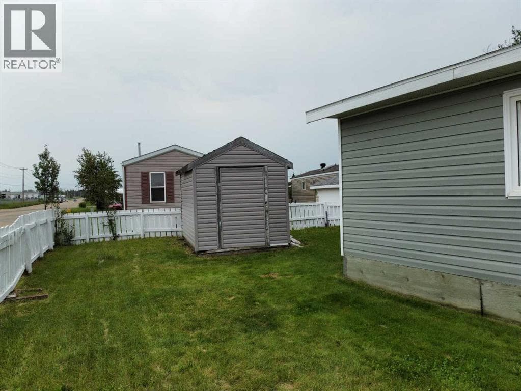 42 Evergreen Crescent — photo 3