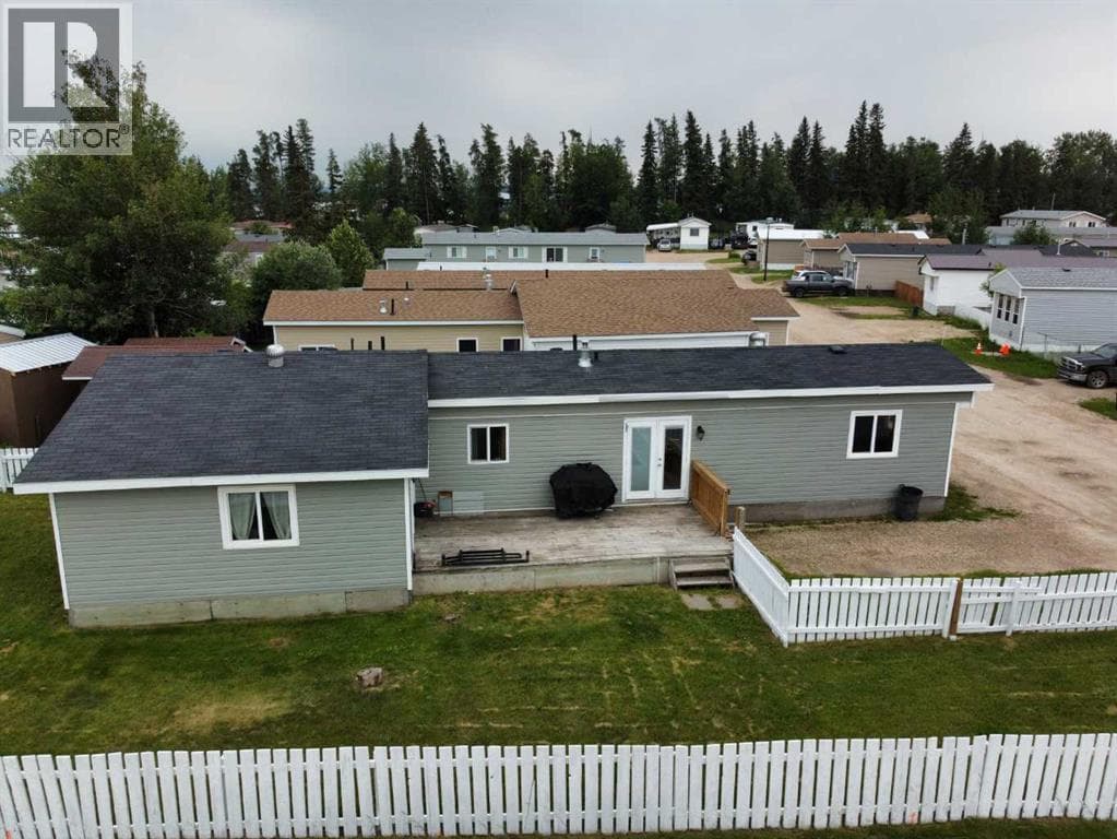 42 Evergreen Crescent — photo 4