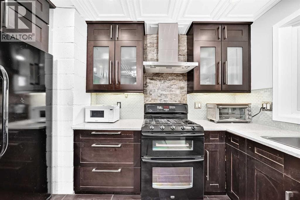4832 Worcester Drive SW — photo 3