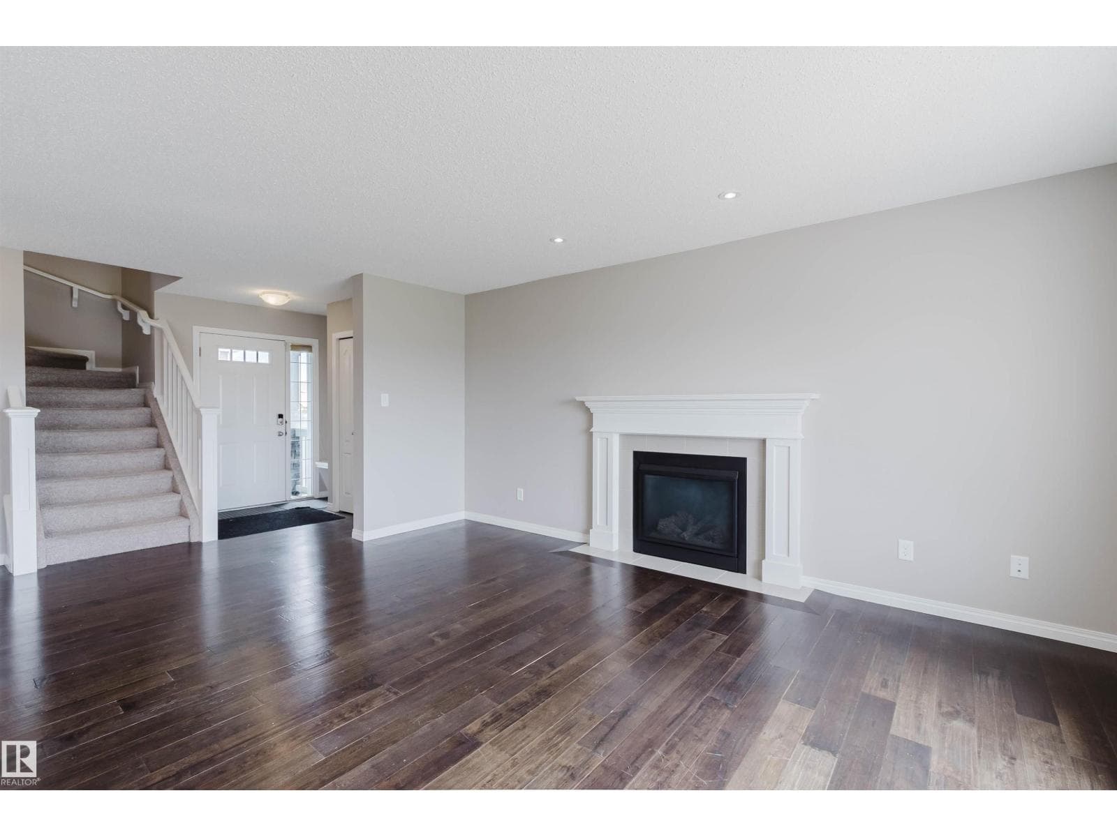 16627 18 AV SW — photo 4