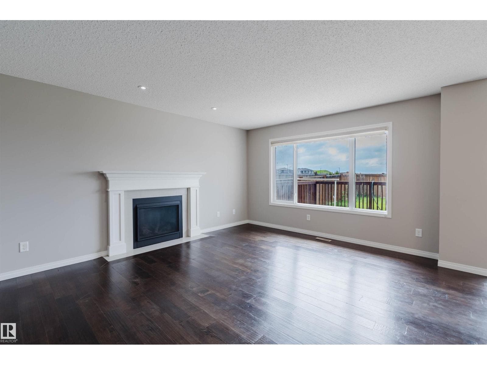 16627 18 AV SW — photo 5