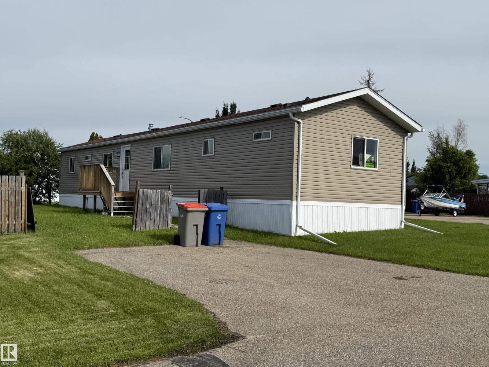 735 Parkland