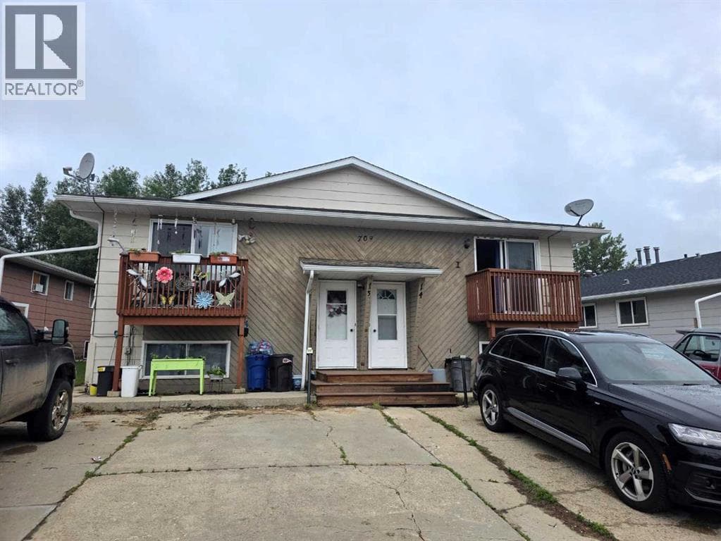 709 Hammond Drive S