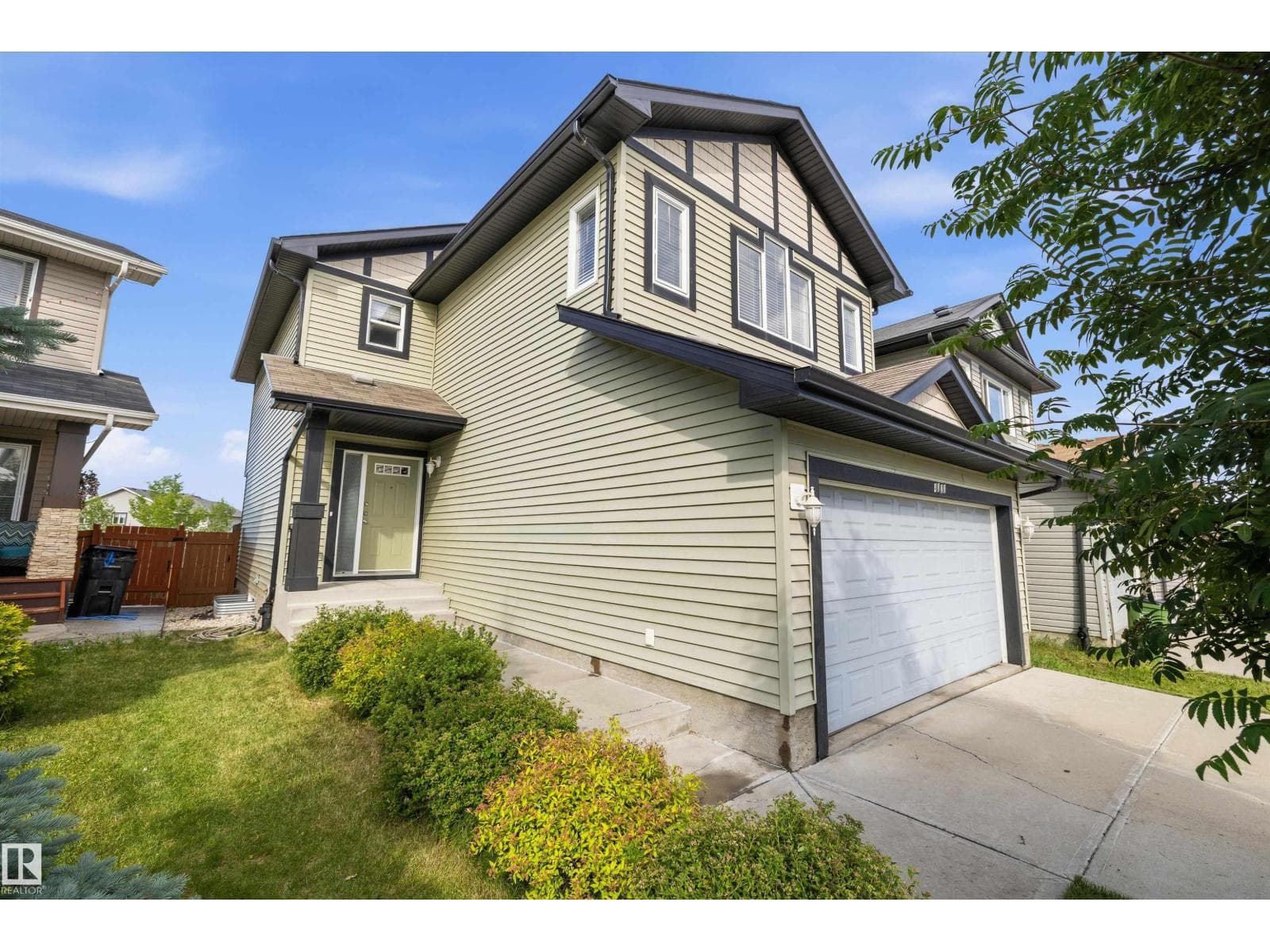 4020 166 AV NW — photo 2
